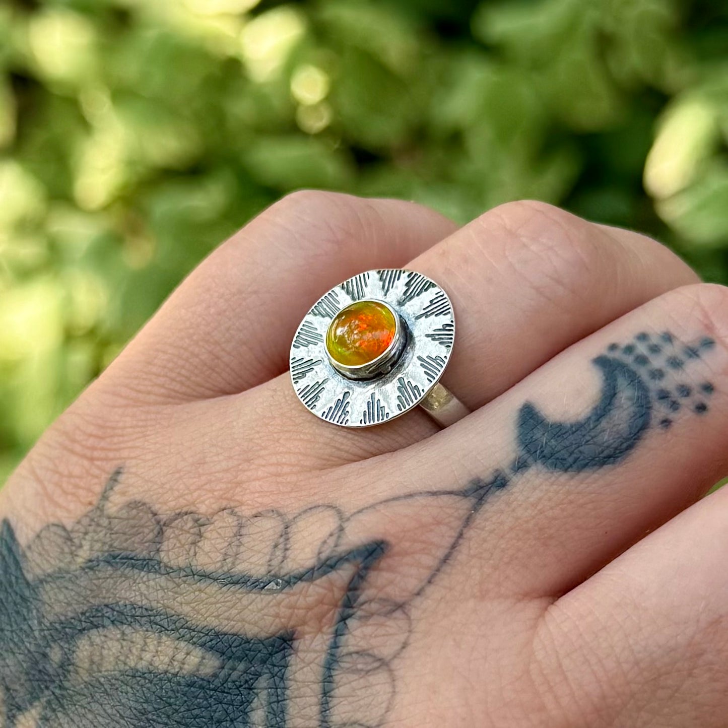 Aurora Sunburst Ring | Size 6.75