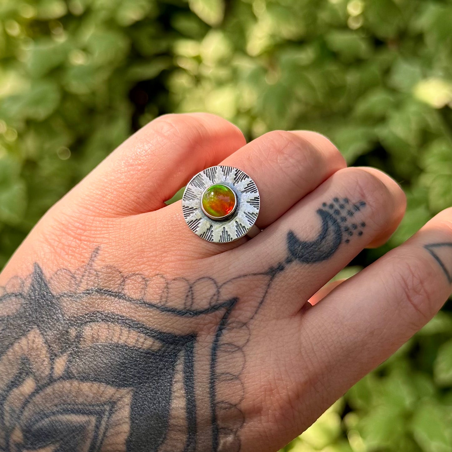 Aurora Sunburst Ring | Size 6.75