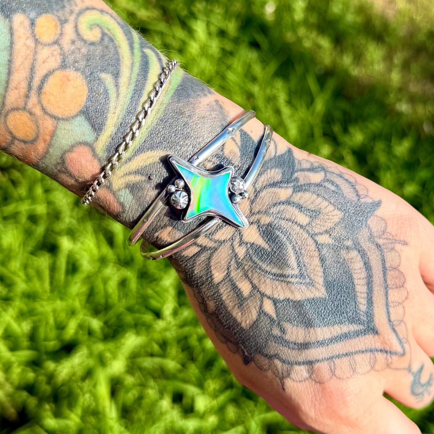 Aurora Star Cuff | Size S/M