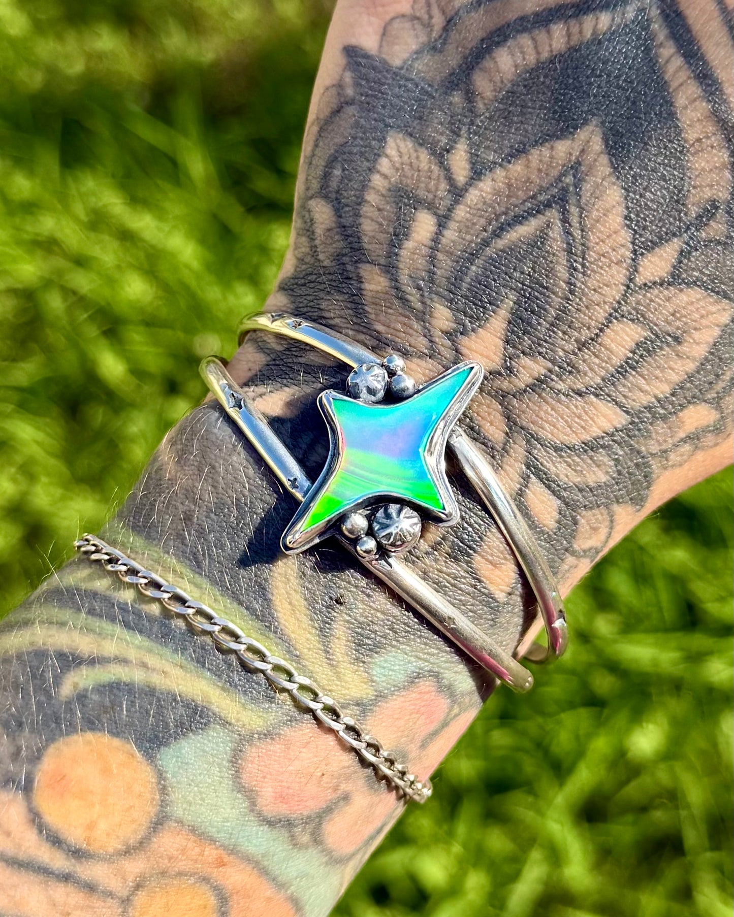 Aurora Star Cuff | Size S/M