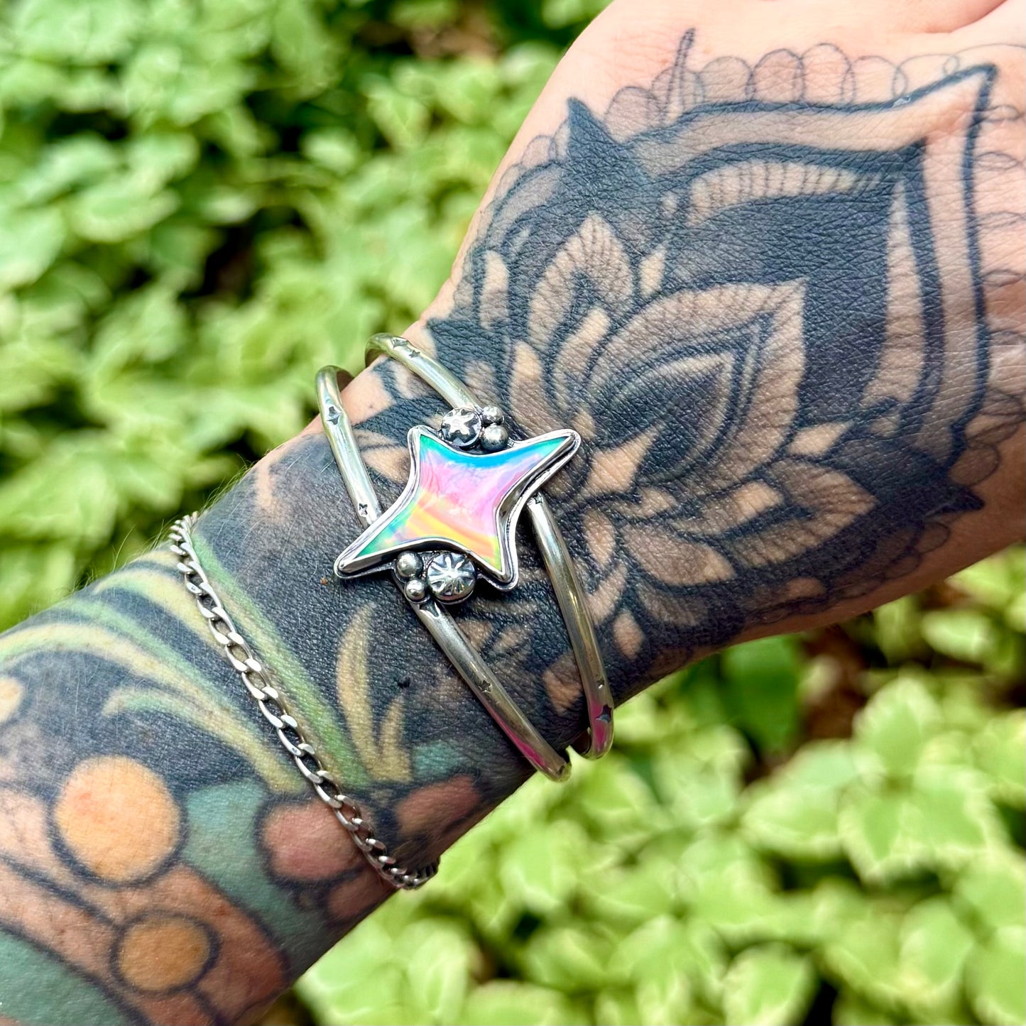 Aurora Star Cuff | Size S/M