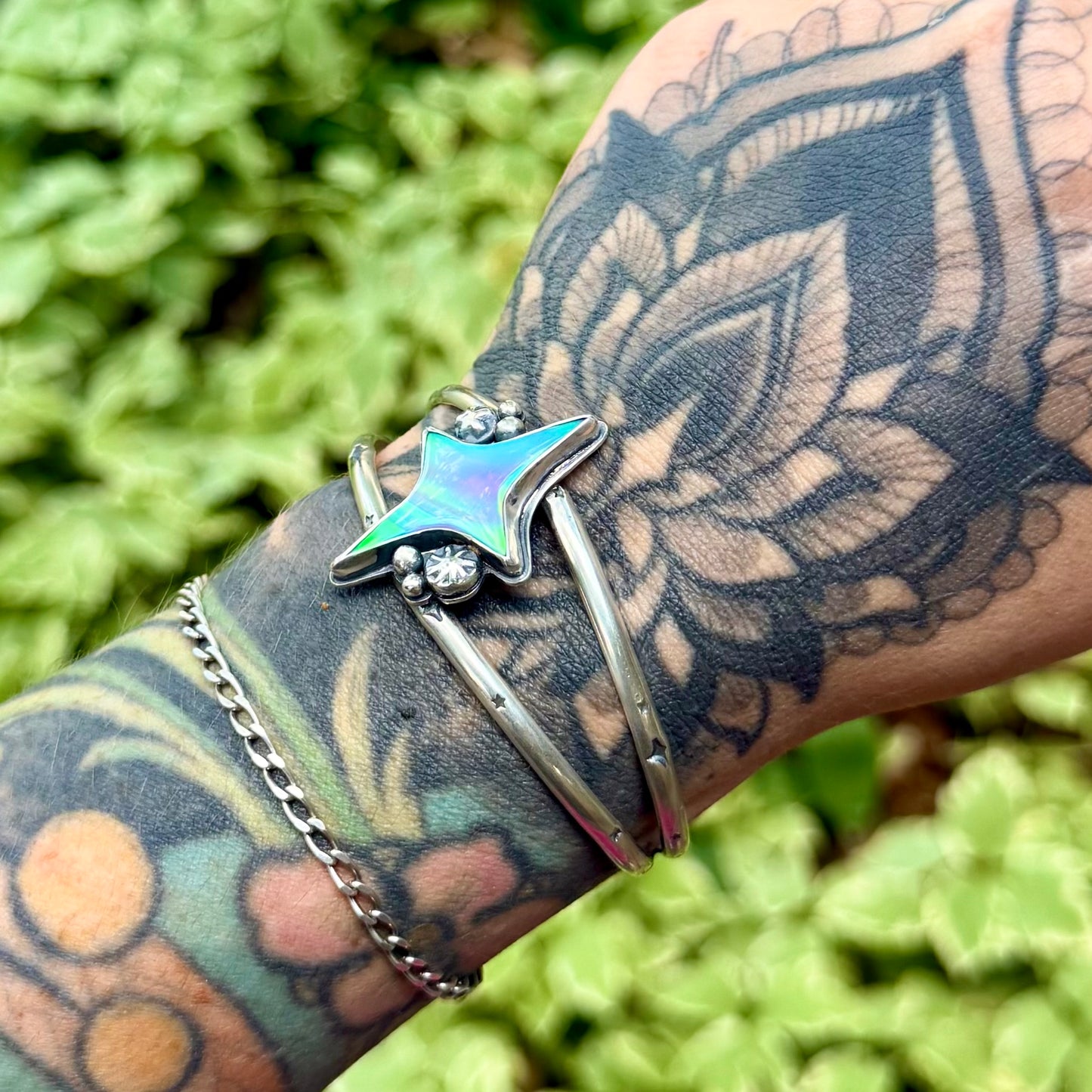 Aurora Star Cuff | Size S/M